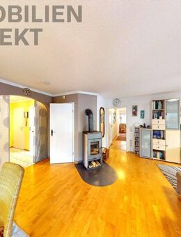 Attraktive 4-Zimmer-Wohnung mit Südbalkon, Garage als Kapitalanlage - Bad Berneck (Fichtelgebirge)