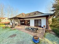 Ebenerdig & stadtnah Wohnen im schönen Walmdachbungalow mit traumhaftem Garten - Celle