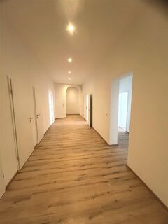 Wohnen oder Arbeiten - Neu sanierte, attraktive 8-Zimmer-Wohnung mit Terrasse am Wurzener Dom!