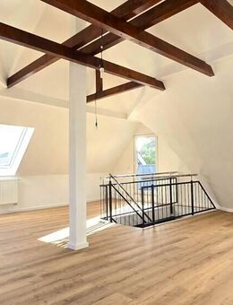 ERSTBEZUG NACH SANIERUNG - TRAUMHAFTE MAISONETTE-WOHNUNG ÜBER DEN DÄCHERN DER ALTSTADT - Hückeswagen (Schloss-Stadt)