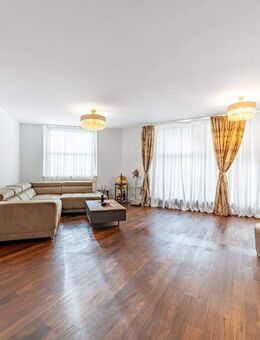 Großzügige, moderne 3-Zi.-Wohnung mit Südwestbalkon im begehrten Bogenhausen - München