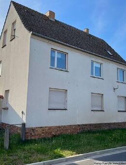 Soldes Zweifamilienhaus zum Sanieren für eine große Familie nebst Bauland - Jessen (Elster)