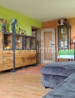 Großzügige, anspruchsvoll gestaltete 4-Zimmer-Eigentumswohnung im 9. Stock - Reutlingen