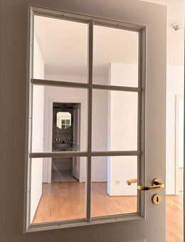 Mit frisch geöltem Boden + geweißten Wänden! 63m²-Wohnung mit Balkon im Herzen von Chemnitz! - Chemnitz