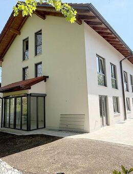 Neubau-Doppelhaushälfte in unverbautem Ortsrand mit Südhang und Bergblick - Bad Endorf