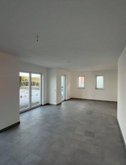 *** Renoviertes freistehendes EFH direkt in Kirchberg / Hunsrück - mit Garage *** - Kirchberg (Hunsrück)