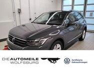 VW Tiguan, 1.5 TSI Move, Jahr 2023 - Wolfsburg