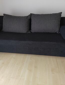 Schwarzes Couch - Reisbach