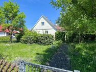 Großes Einfamilienhaus mit großem Garten und Garage! - Reutlingen