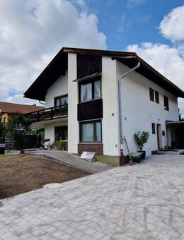 Renovierungsbedürftige 4 Zimmer- Wohnung, aufgeteilt in 2 Wohnungen in Ortsrandlage! - Inzell