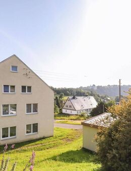 Großzügige Eigentumswohnung mit Laube, Garage und viel Platz - Wolkenstein