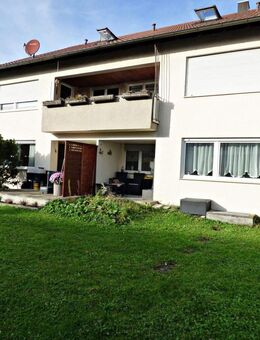Geräumige 2-Zimmer-Wohnung mit Terrasse und Stellplatz - Hochdorf (Regierungsbezirk Stuttgart)