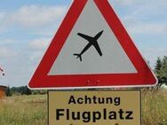 Flugplatzanteil mit zwei Holzhäusern! Freizeitgrundstück - Camp Ground - 5.910 qm! ACHTUNG NEU! GLASFASERLEITUNG FÜR SCHNELLES INTERNET - Klietz