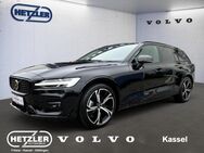 Volvo V60, Kombi Plus Dark B4 Diesel EU6d digitales Sitze HarmanKardon, Jahr 2023 - Kassel