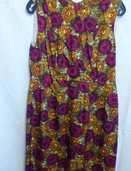 Kleid mit Blumen, Handarbeit, Gr. 42 - Gütersloh