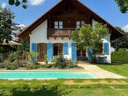 Rarität: Freistehendes Landhaus mit Pool und großem Garten - Mering
