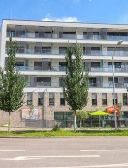 Großzügiges Wohnambiente mit Sonnenbalkon und erstklassiger Ausstattung - Stuttgart