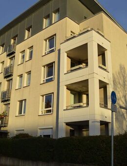Moderne 3-Zimmer-Wohnung in Hannover mit Balkon und Einbauküche - Hannover