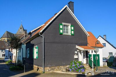 Modernisiertes Fachwerkhaus (mit Garage) im historischen Stadtkern