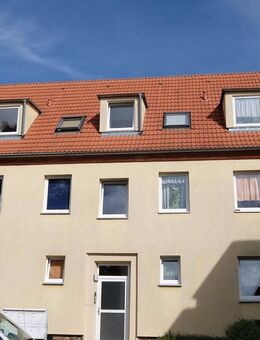 Böhlen - günstige kleine 2-Raumwohnung mit Tageslichtbad, Wanne und Gartenoption in ruhiger Lage - Böhlen (Sachsen)