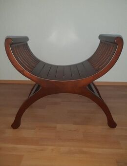 Scherenhocker, massiv Holz - Fladungen