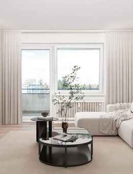 Erstbezug nach Sanierung, 2 Balkone und Fahrstuhl, - Berlin