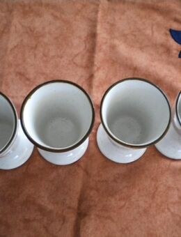 4 Keramik-Zierbecher,Blumenmuster,Alt,ca. je 12,5 cm hoch,oben ca. 7 cm Dm. - Linnich