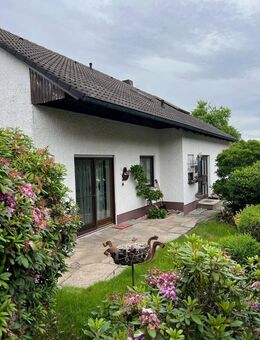 Einfamilienhaus mit Einliegerwohnung und Garage in Weiden - Neunkirchen - Weiden (Oberpfalz)