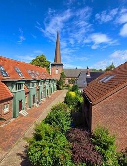 Geräumige Dachgeschosswohnung mit Kamin, Loggia und Stellplatz - Wedel