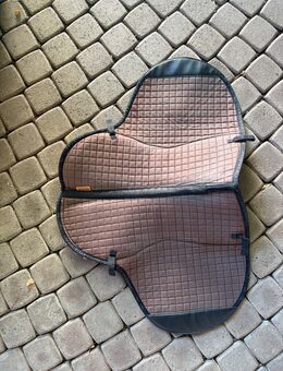 Grandeur Barefoot Satteldecke Lammfell / Physio-Pad - Daisendorf
