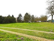 GROSSZÜGIGES RD: 3.300 M² GRUNDSTÜCK DIREKT AM FREDERSDORFER MÜHLENFLIEß + MIT KLEINHAUS BEBAUT + FÜR NATURLIEBHABER - Fredersdorf-Vogelsdorf