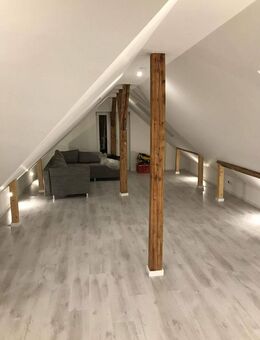 Perfekte Lage, lichtdurchflutet, offen und großzügig, Atelier, teilmöbliert - Stuttgart