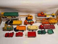 Alte und originale, gebrauchte, authentische Dinky Toys England und France 50er und 60er Jahre, sowie einige Corgi Toys Modelle - Berlin