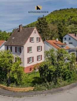 Sanierungsbedürftiges Schmuckstück - Zwei-Familienhaus mit traumhaftem Ausblick. - Eningen (Achalm)