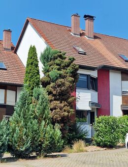 AKTUELL RESERVIERT! Viel Platz im Haus und im Garten + Sonnige Terrassen + Garage - Weidenberg