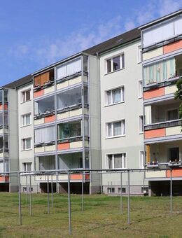 Erstbezug nach Sanierung – 3-Zimmer-Wohnung mit verglaster Loggia im Herzen von Premnitz - Premnitz