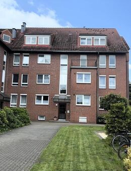 Charmante Dachgeschosswohnung mit Seeblick, Dachterrasse und Einzelgarage mitten in Neu Wulmstorf - Neu Wulmstorf