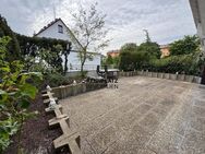 Sanierte 3-Zimmer-Wohnung mit großzügiger Dachterrasse am Altstadtrand. Frei. - Regensburg