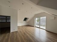 Hochwertig ausgestattet & saniert: Dachgeschosswohnung mit Balkon in Dechsendorf zu verkaufen - Erlangen