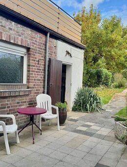 Provisionsfrei für den Käufer! Mit idyllischem Innenhof und sonniger Dachterrasse: - Grevenbroich