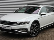 VW Passat Variant, Alltrack IQ DRIVE, Jahr 2022 - Delitzsch