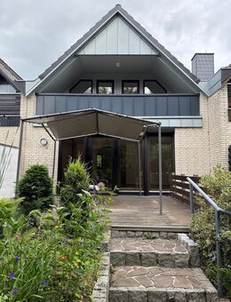 Modernisiertes Reihenmittelhaus mit Garten, Kamin und Garage in ruhiger Lage Burgwedels - Burgwedel