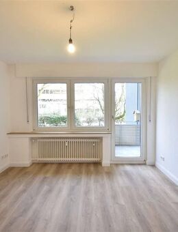 Ruhige Lage! Renovierte 2-Zi-EG-Whg mit Balkon in DU-Röttgersbach - Duisburg