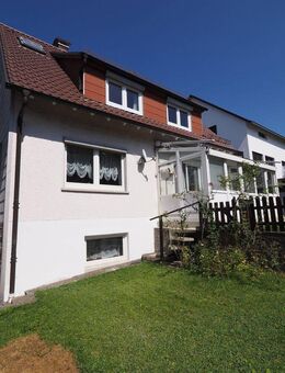 Bezugsfreies Einfamilienhaus mit pflegeleichtem Garten in ruhiger Wohnlage - Laichingen