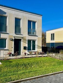 Im Nu beim Straussee: 5-Zimmer-Doppelhaushälfte mit EBK, Garten u.v.m. - IDEAL für Familien! - Strausberg