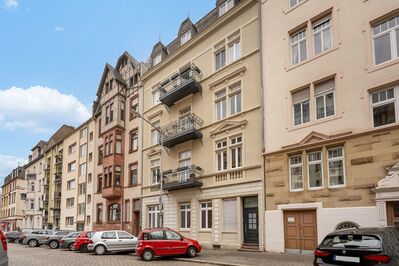Charmante Altbauwohnung mit Garten: Ihr neues Zuhause im Grünen