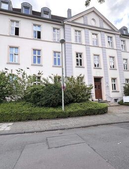 Historischer Charme trifft modernen Komfort - bezugsfreie Altbauwohnung in begehrter Lage - Mettmann