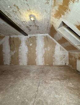 Geräumige Dachgeschoss-Wohnung mit 2,5 Zimmern in Rohbauzustand - Dortmund Hörde - Dortmund