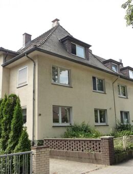 KS, Leuschnerstr. 2 ZKB im DG + Gartennutzung - Kassel