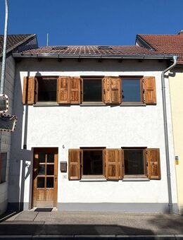 Familienfreundliches Stadthaus in zentraler Lage von Dingolfing für Eigennutzer und Kapitalanleger - Dingolfing